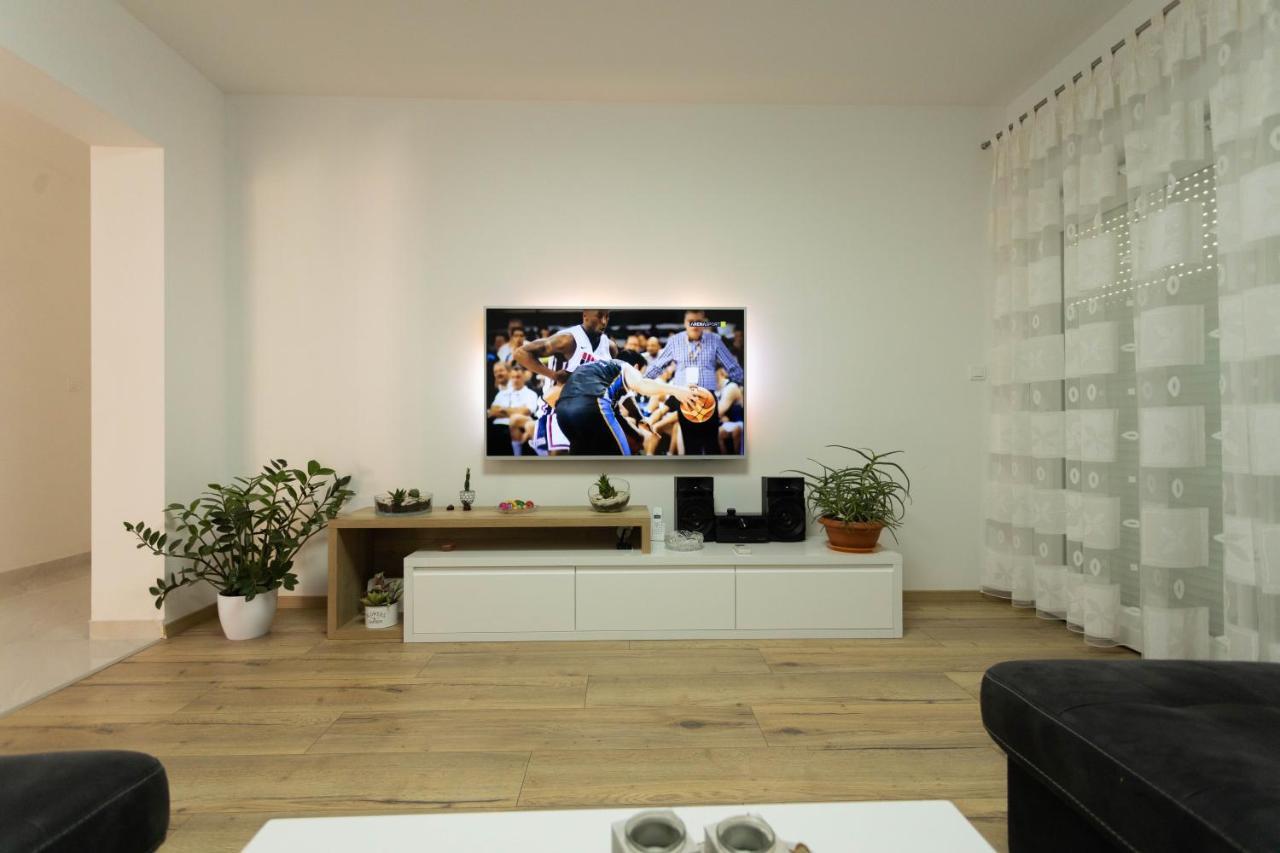 Apartman Marel Zrnovnica Экстерьер фото
