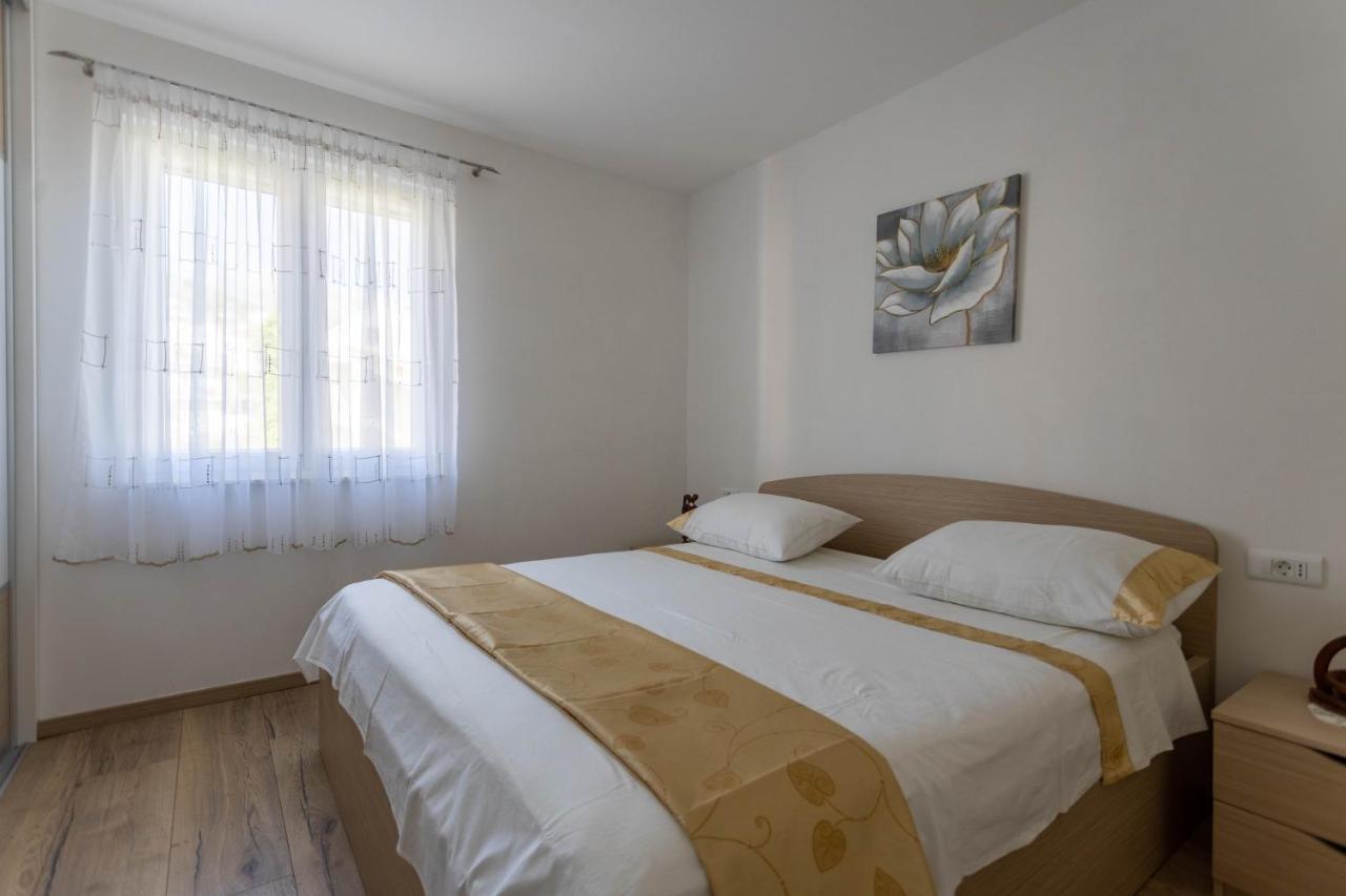 Apartman Marel Zrnovnica Экстерьер фото